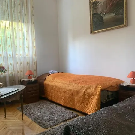 Eszkimoka Apartman *