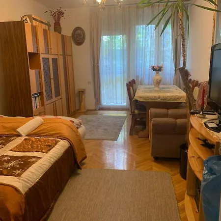 דירה Eszkimoka Apartman